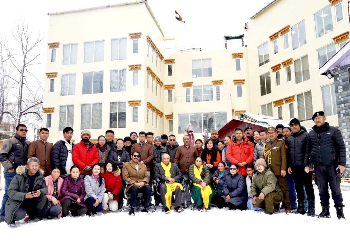 Raj Niwas Ladakh bids emotional adieu to LG RK Mathur