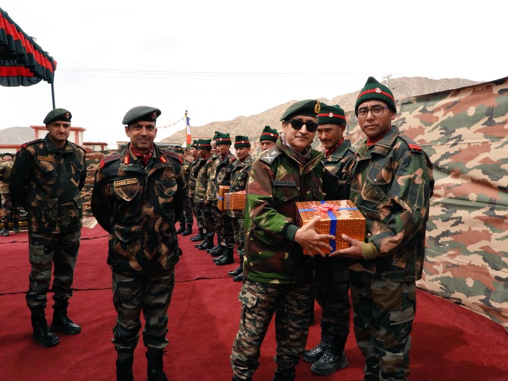 GOC Fire & Fury Corps interacts with all ranks of STALKERS Battalion at Phyang in Leh