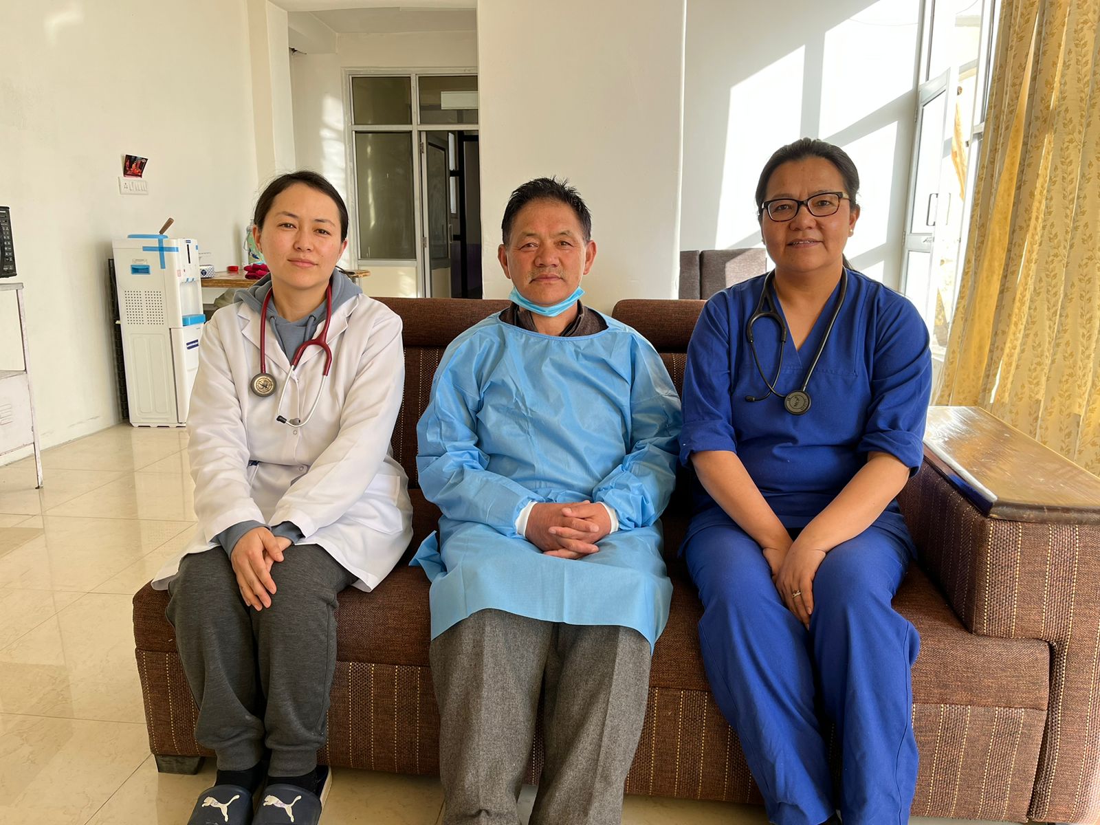 Abdominal tumor weighing 3.94 kg removed at SNM Leh