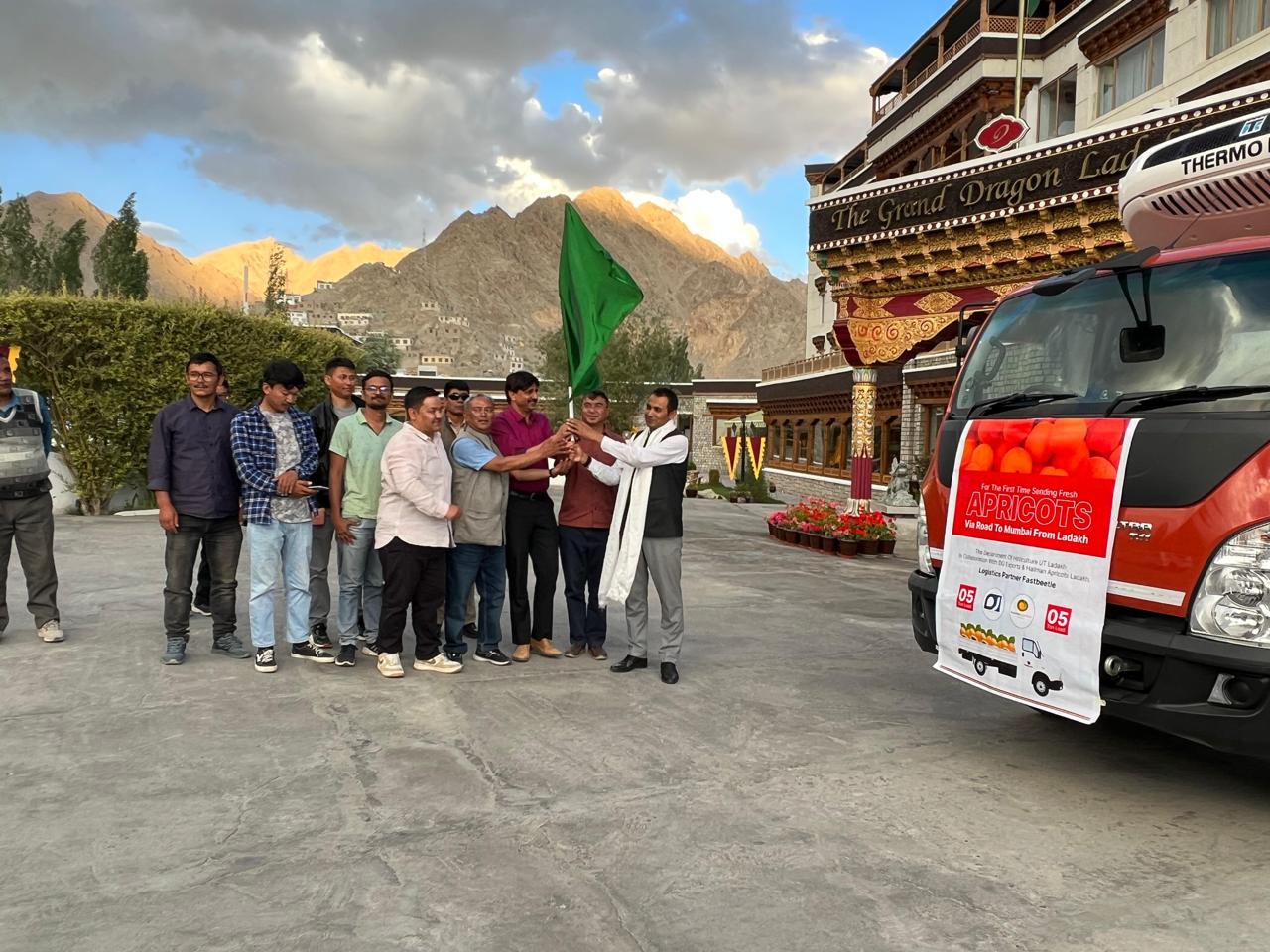 Secy, Agriculture flags-off first road shipment of Fresh Apricots from Leh to Mumbai