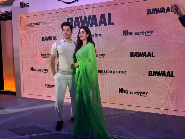 Janhvi Kapoor Looks Sabse 'Bawaal' in Green Saree