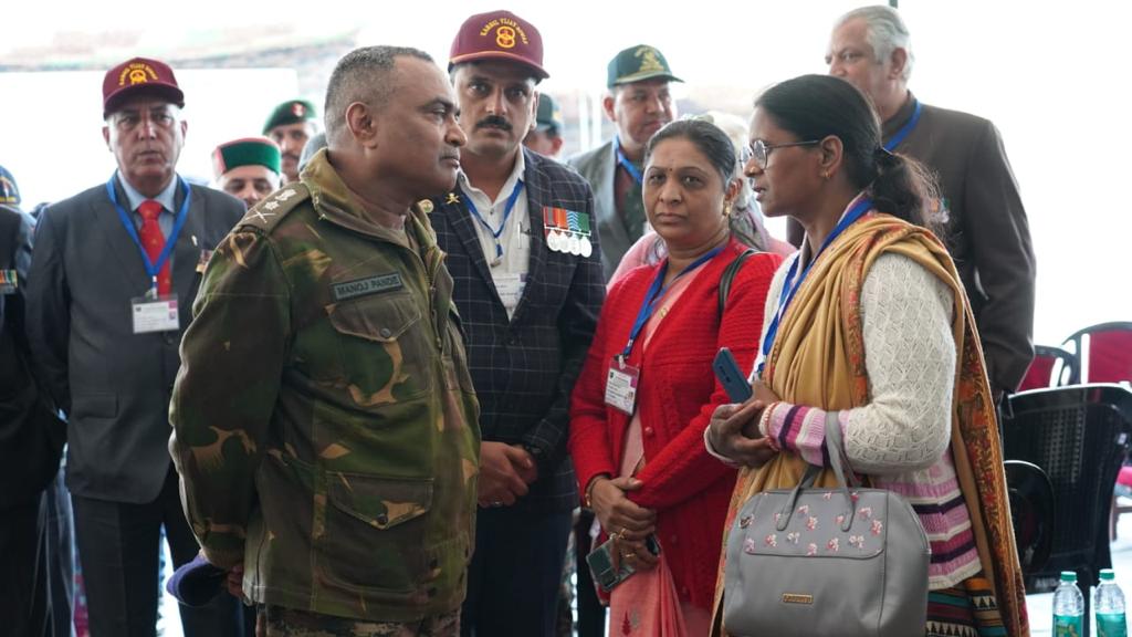 General Manoj Pande commemorates Kargil Vijay Diwas with Veterans & Locals in Dras and Kargil