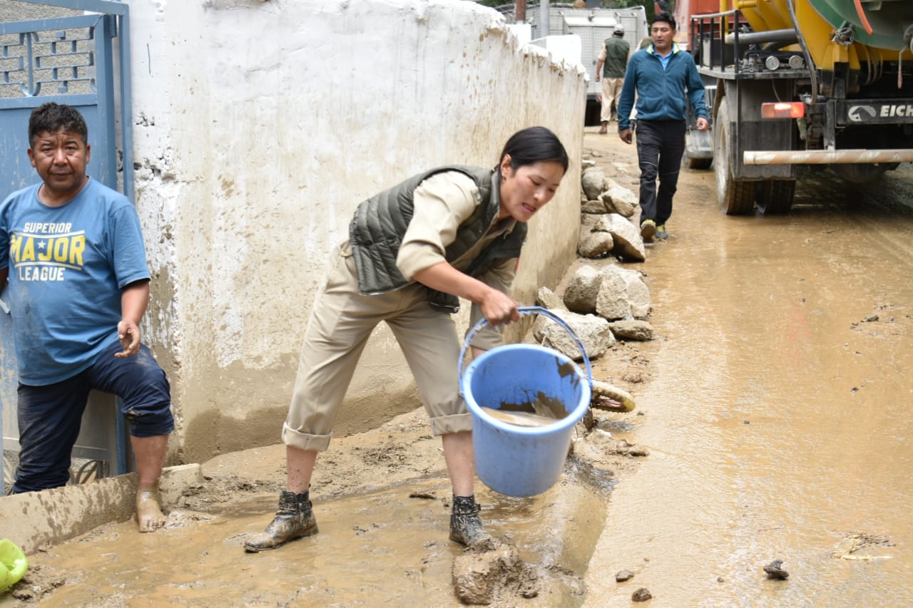 Ladakh Police deploys comprehensive rescue & rehabilitation efforts in Leh town 