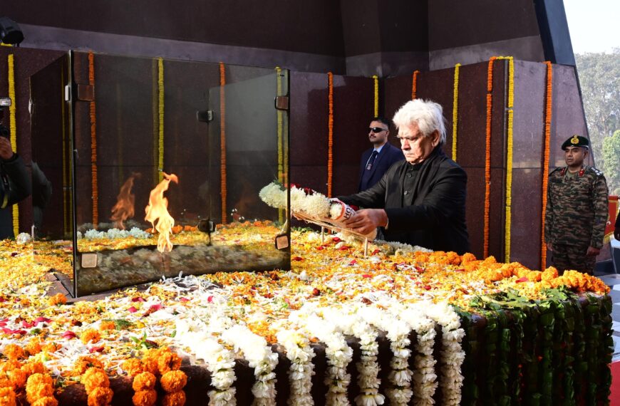 LG Manoj Sinha pays tributes to personnel of Police, Army and CAPFs who lost their lives in service of nation on Republic Day