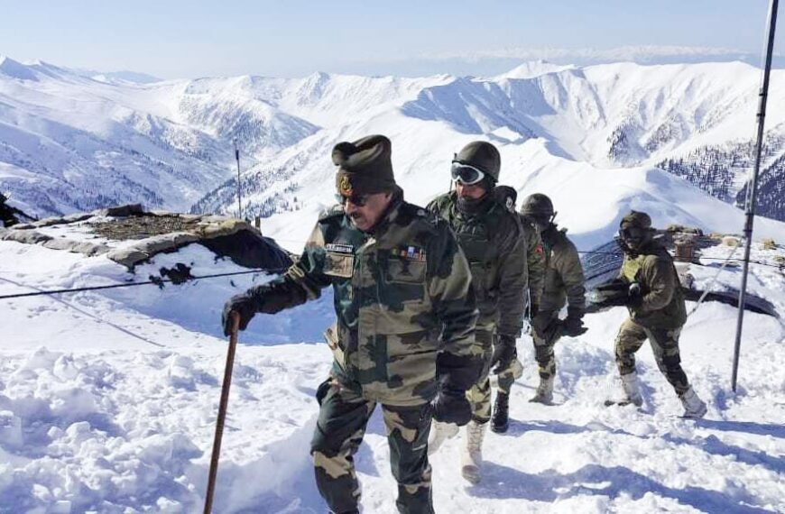 Special DG of BSF Western Command visits forward areas of Kupwara to review operational preparedness