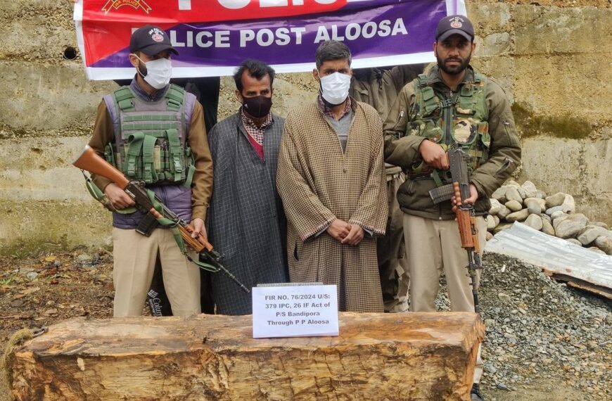 Two arrested for illicit timber trafficking in Bandipora