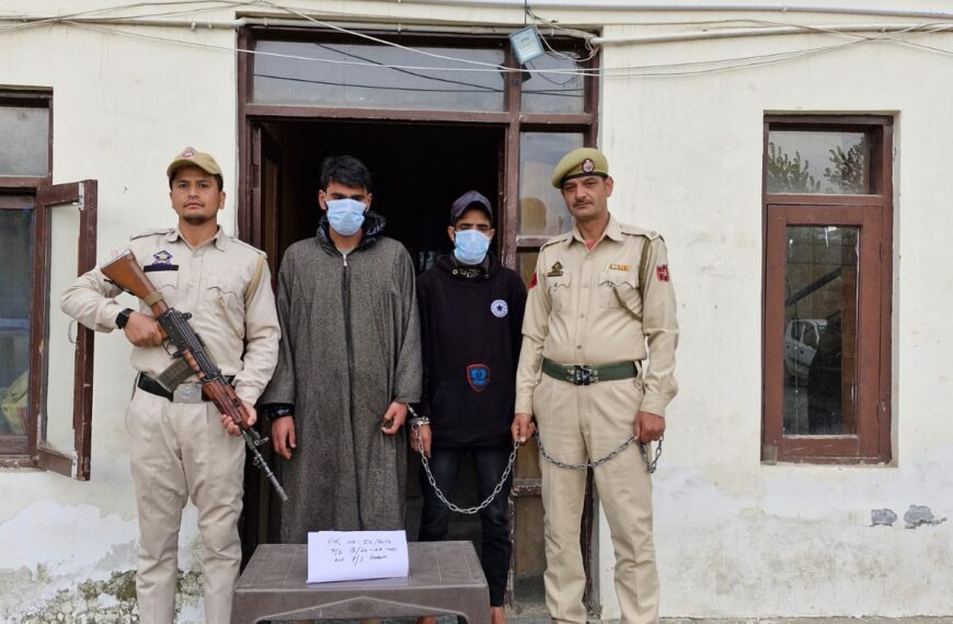 Police arrest two drug peddlers in Kreeri, Baramulla; seize contraband Charas & cash