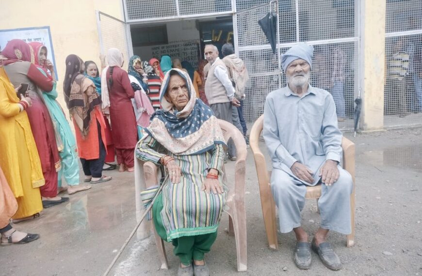 Elderly Couple, 93-Year-Old Naseeb Singh & 87-Year-Old Shanti Devi cast votes in Udhampur