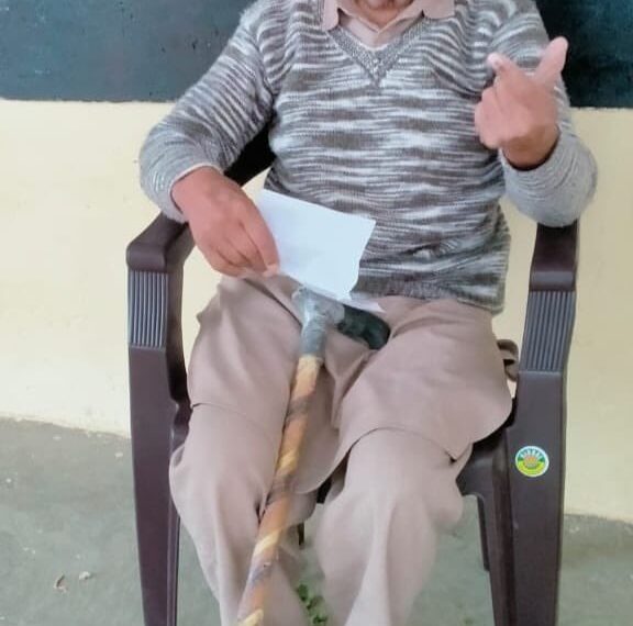 102-Year-Old Kehar Singh casts vote in first phase of Lok Sabha elections in Basohli