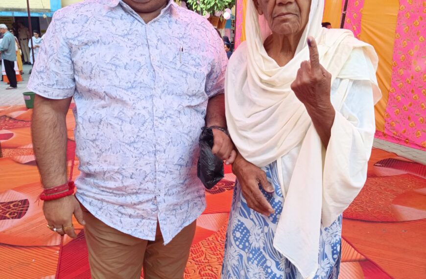 83-Year-Old Harbajan cash her vote at Pink Polling Station in Girls Model HSS, Samba