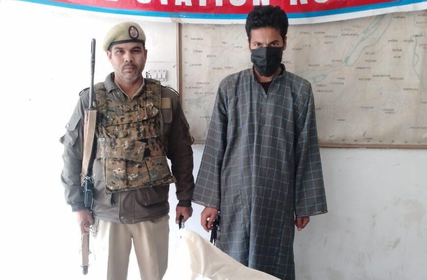 Kulgam Police apprehends peddler with Poppy Straw