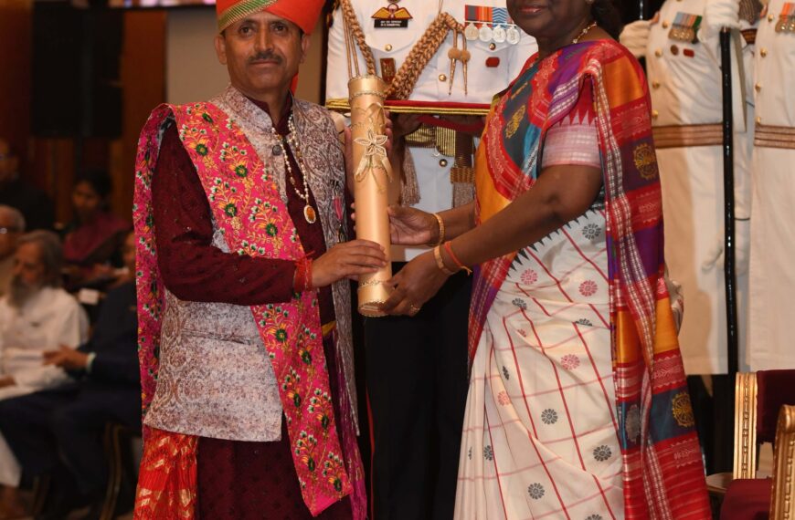 Dogri folk artist Romalo Ram gets Padma Shri for reviving “Geetru and Bhakh”