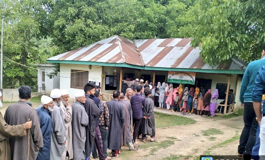 Srinagar records overall 5.07 % voting till 9:00 am