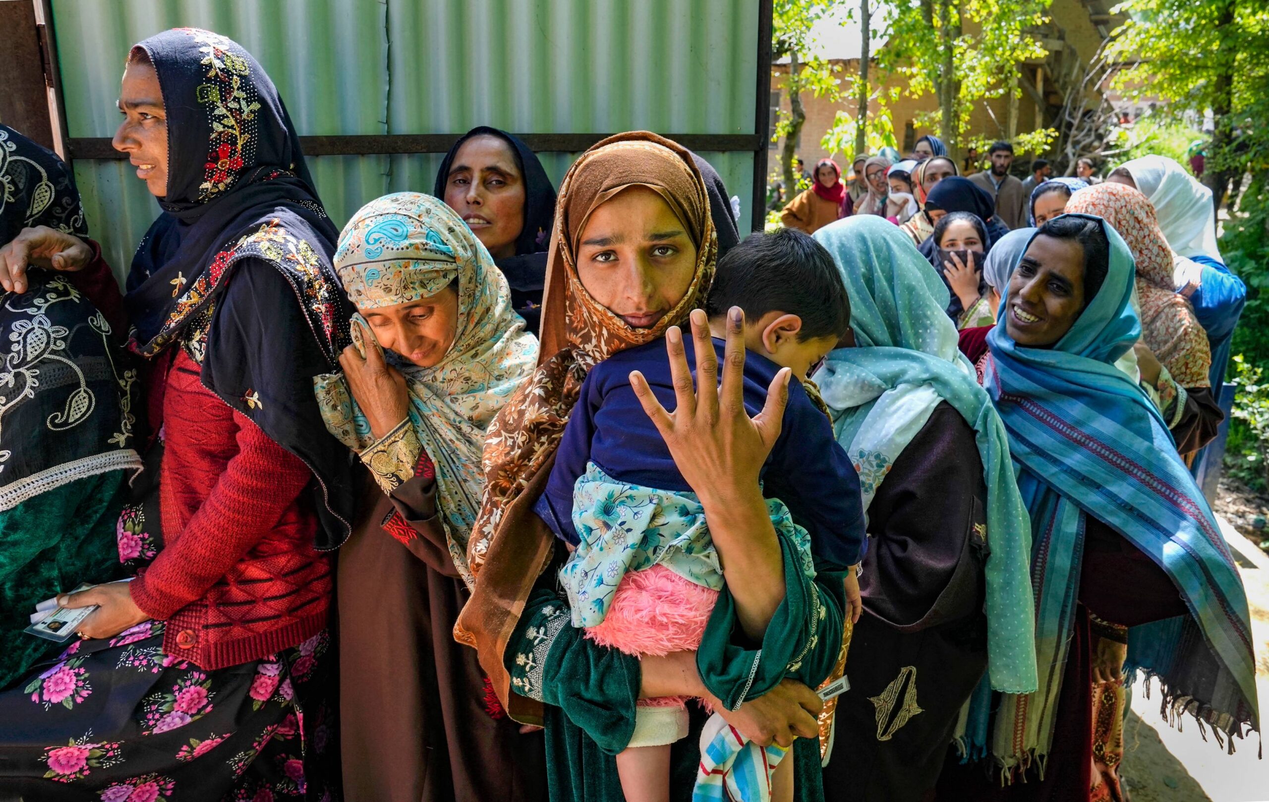 Serpentine Queues In South Kashmir For Voting; Kin Of Terrorists Also Cast Ballot