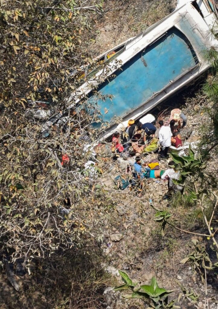 7 killed, 23 hurt as bus falls into gorge in Jammu