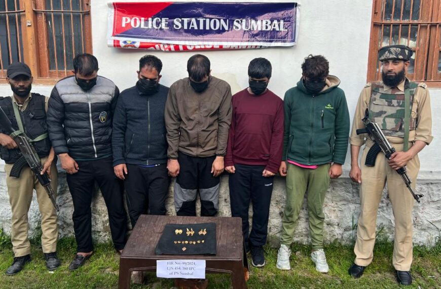 Bandipora Police solves burglary case, apprehends 5 thieves