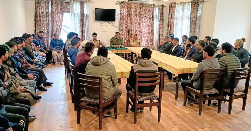 SSP Ganderbal holds meeting with stakeholders to ensure facilities for Tourists and Shri Amarnath Ji Yatris