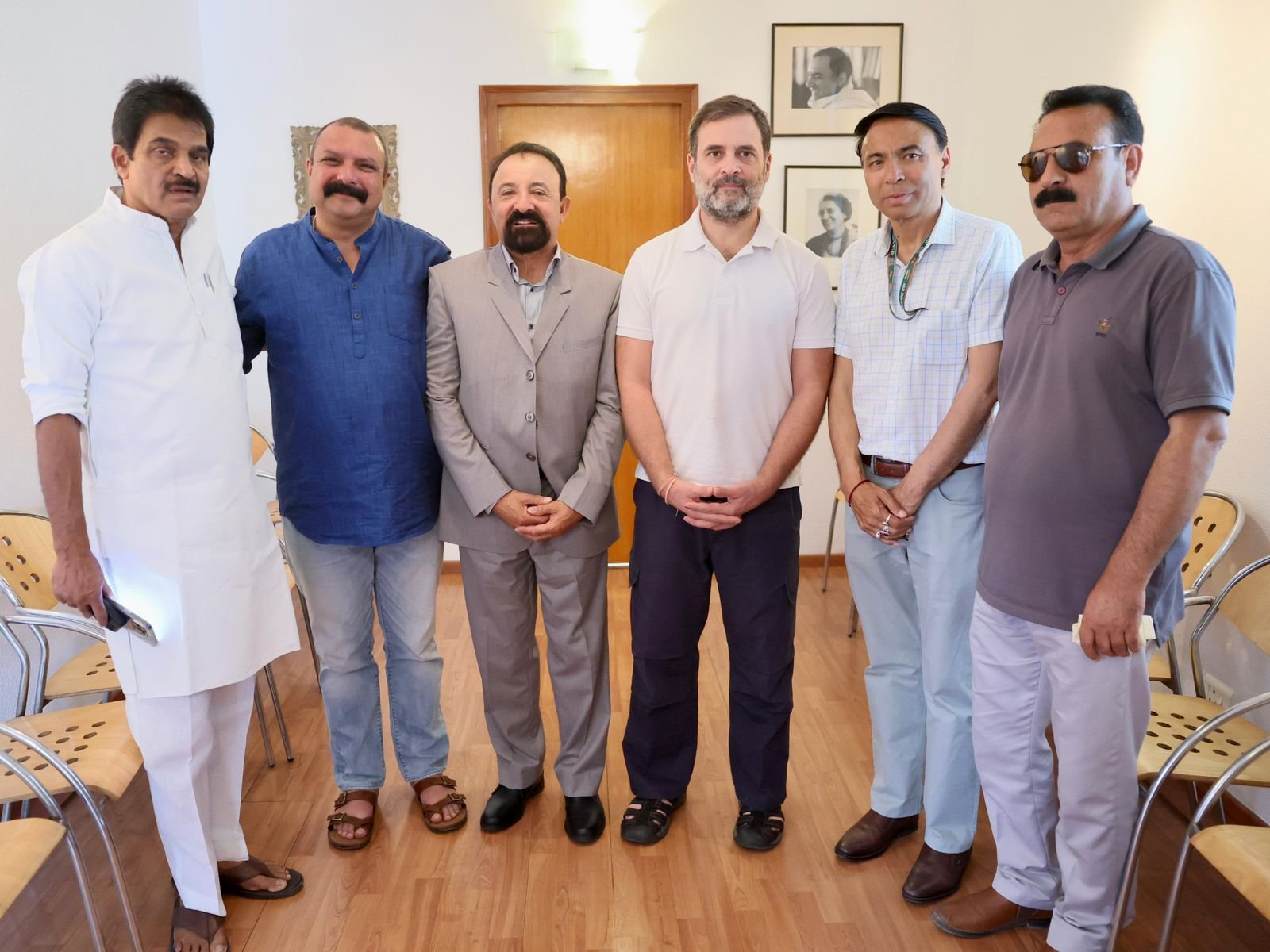 Independent MP Mohmad Haneefa from Ladakh meets Congress Leader Rahul Gandhi in Delhi