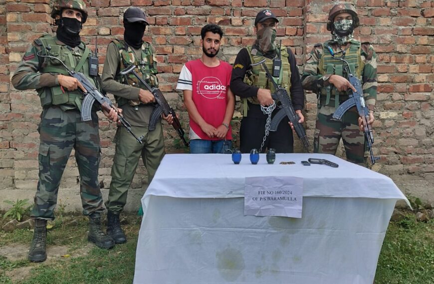 Security forces apprehend terror associate in Baramulla, recover incriminating material