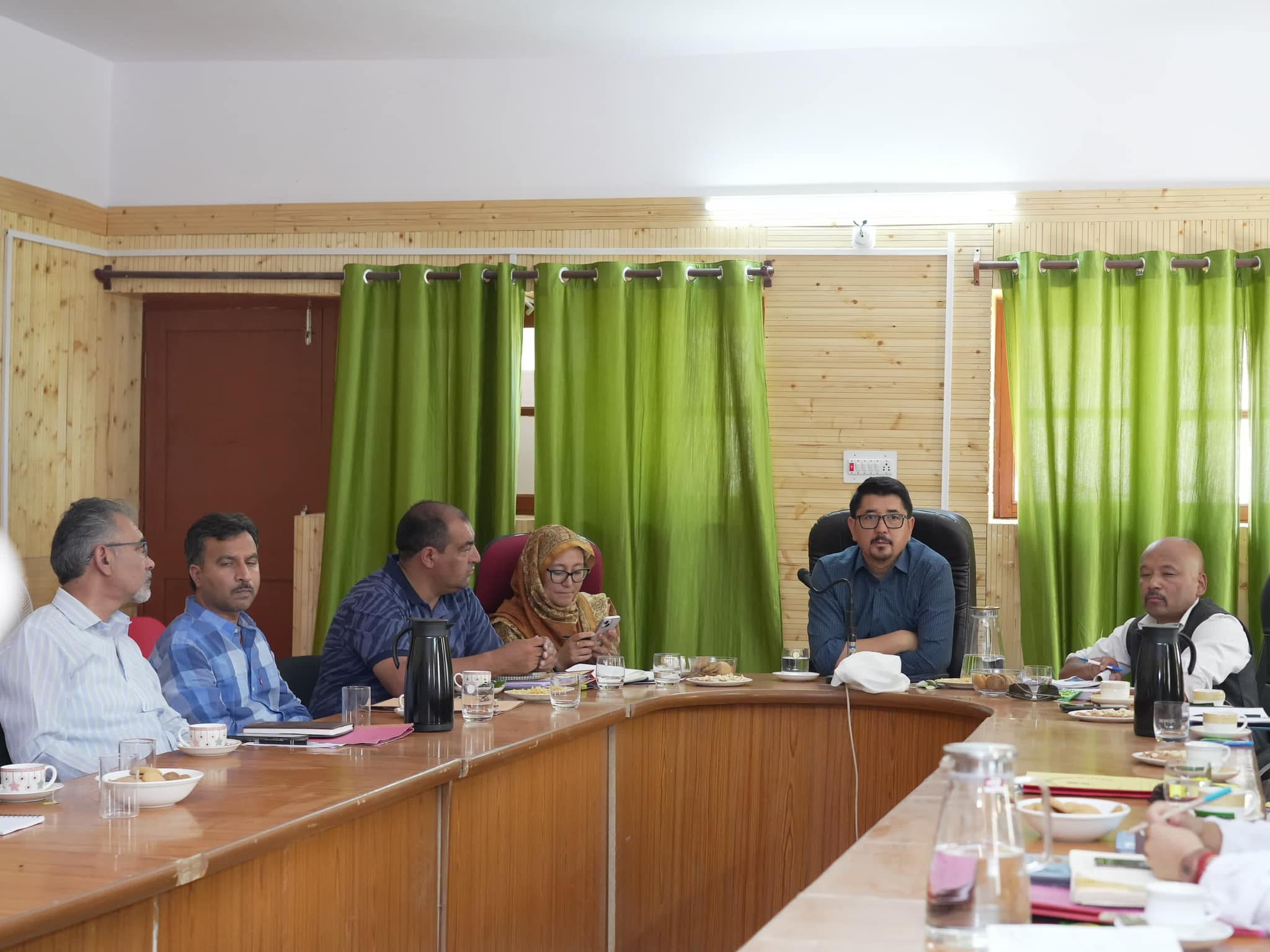 CEC, LAHDC Leh, Tashi Gyalson convenes meet to assess District Capex Budget