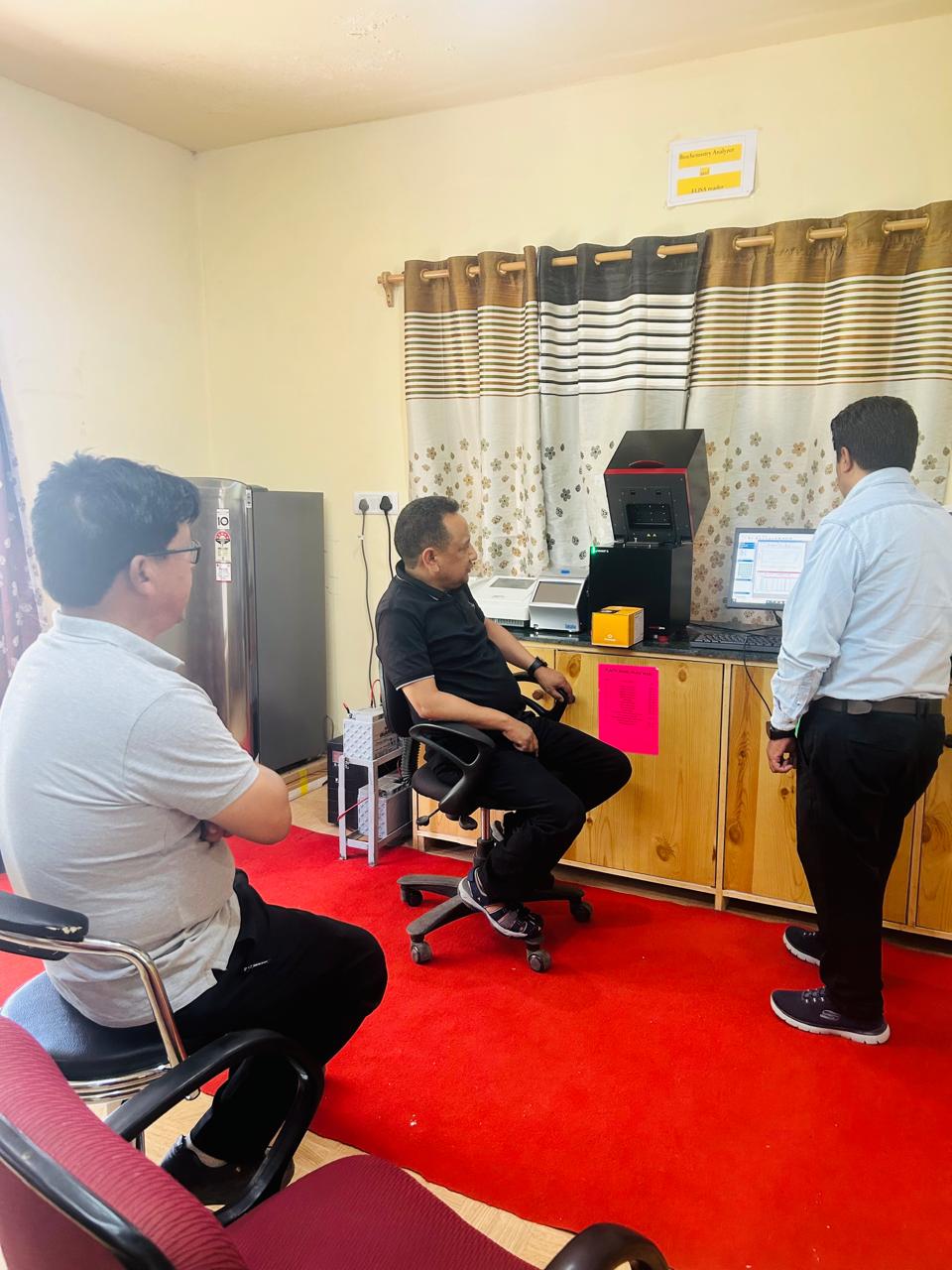 Joint Director, Sheep Husbandry, Ladakh assesses pashmina purity detector lab in Leh