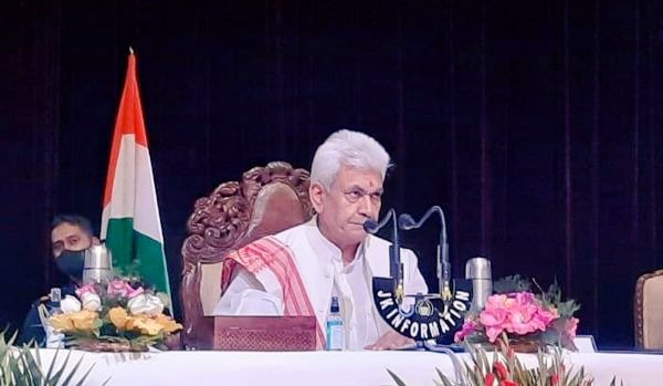 LG Manoj Sinha pays tribute to martyrs of Quit India Movement