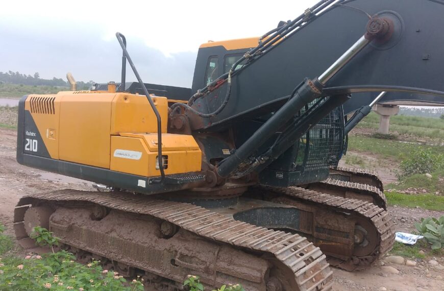 J&K Police seizes 13 vehicles involved in illegal mining