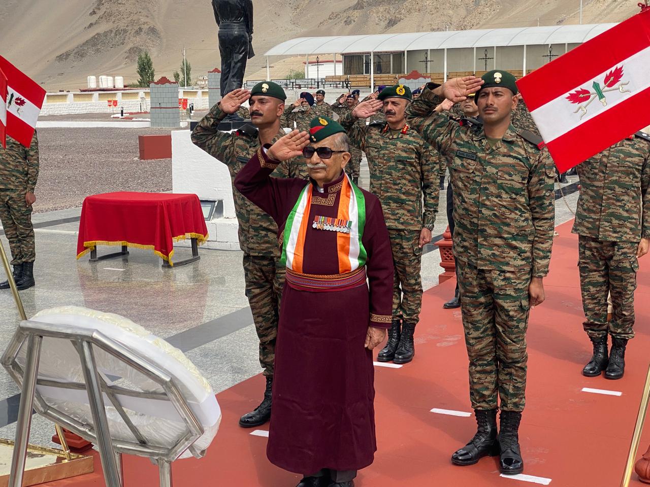 LG Brig (Dr) BD Mishra lays wreath at Hall of Fame War Memorial in Leh