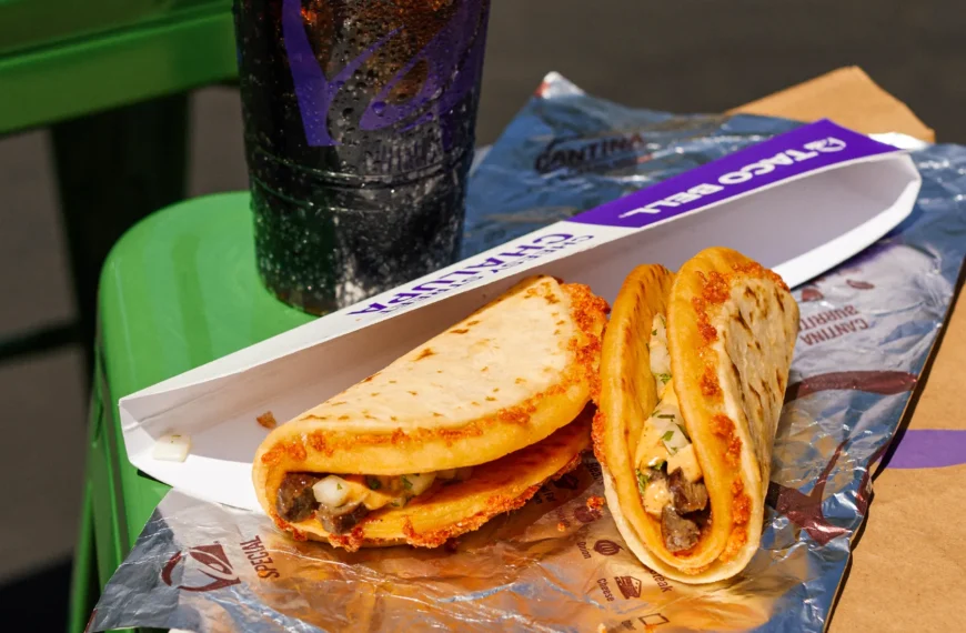 The image is of Taco bill food that contain Taco Bell's $5 Box