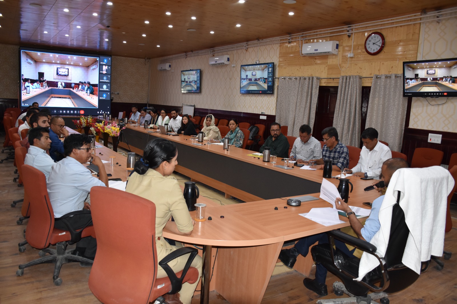 DC Leh convenes meeting on Celebration of Har Ghar Tiranga Campaign