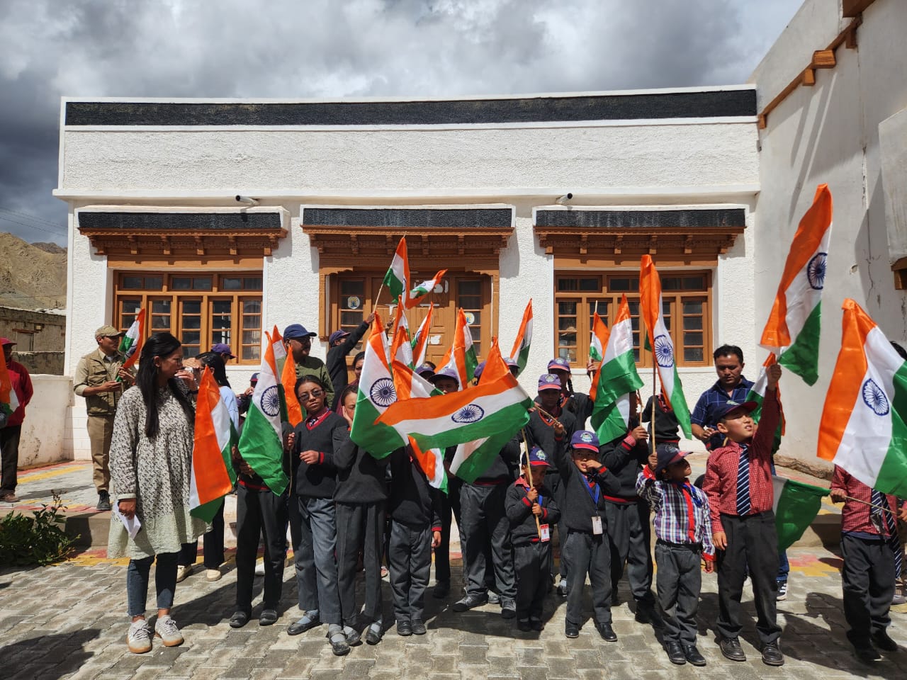 “Har Ghar Tiranga” Rally led by SDM Nyoma enthralls the community