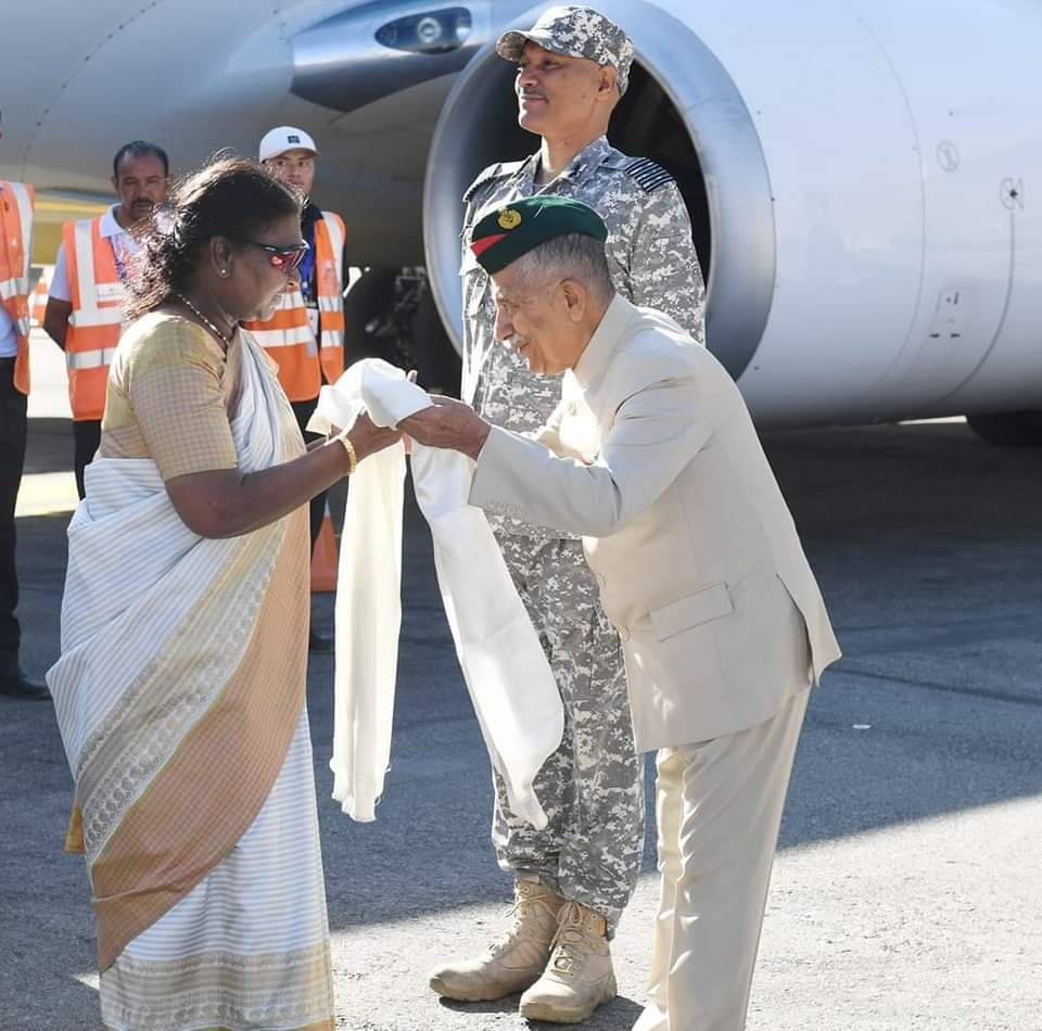 LG Brig. (Dr.) B D Mishra receiveS President Droupadi Murmu on her arrival in Ladakh