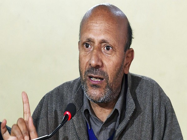 Delhi Court extends interim bail of Engineer Rashid till October 28 in terror funding case