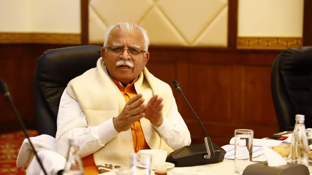 Union Minister Shri Manohar Lal reviews working of Power and Housing and Urban Affairs sectors in Leh