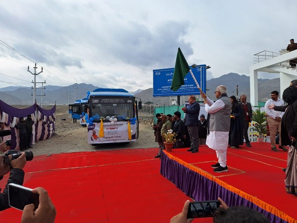 NTPC Flags Off Green Hydrogen Buses in Leh, India