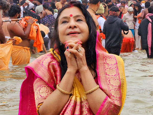 Mahakumbh 2025: Singer Malini Awasthi takes holy dip in Sangam on Makar Sankranti