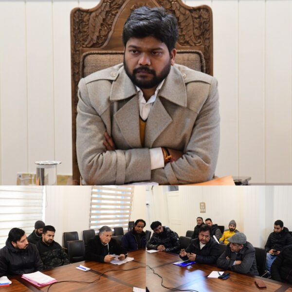 DC Ganderbal reviews developmental issues of Kheer Bhawani Temple