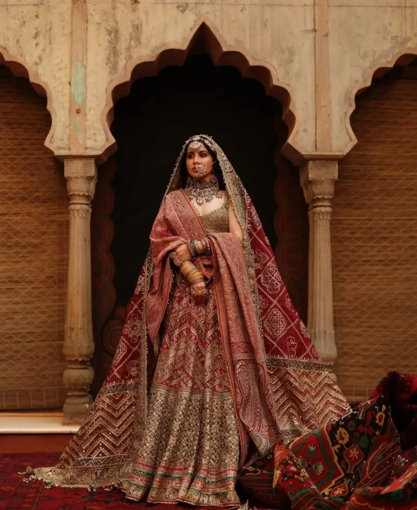 Uorfi Javed Takes Fashion Inspiration From 'Padmavat', Stuns In a Heavily Designed Royal Ensemble